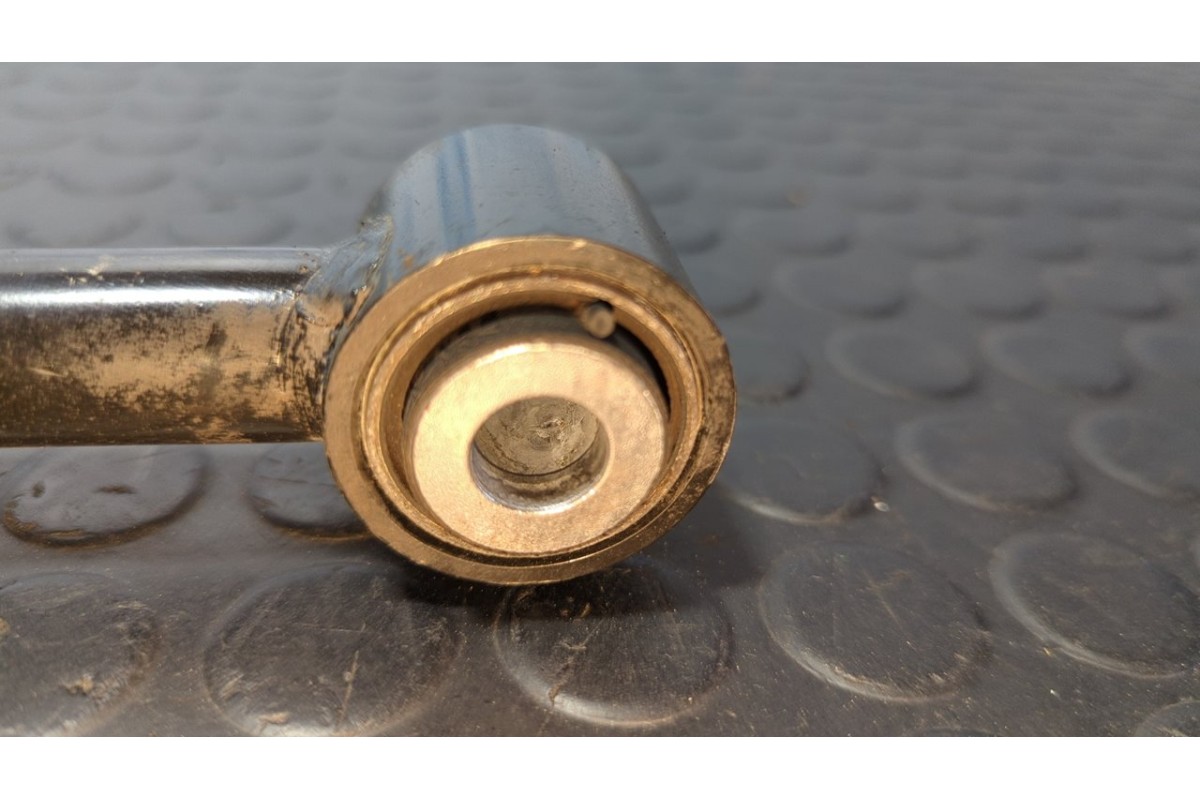 Recambio de brazo derecho inferior trasero para mercedes-benz clase m (w164) 280 / 300 cdi (164.120) referencia OEM IAM A1644270