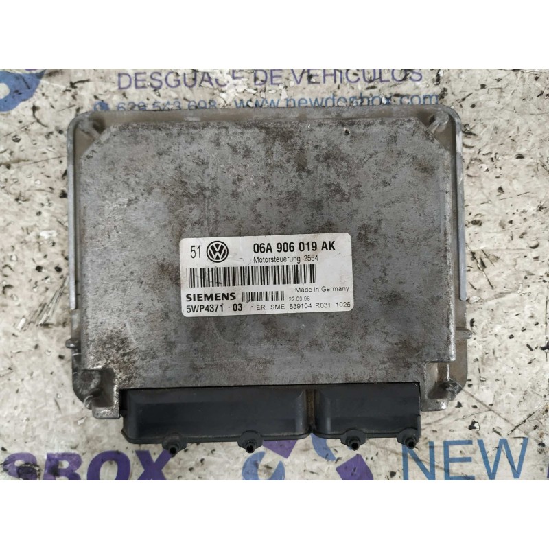 Recambio de centralita motor uce para volkswagen golf iv berlina (1j1) 1.6 referencia OEM IAM 06A906019AK  