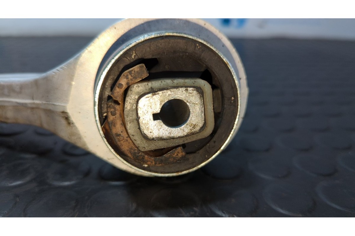 Recambio de brazo izquierdo inferior delantero para audi a4 berlina (8e) 3.0 sport edition referencia OEM IAM   
