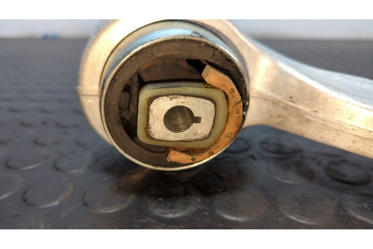 Recambio de brazo izquierdo inferior delantero para audi a4 berlina (8e) 3.0 sport edition referencia OEM IAM   