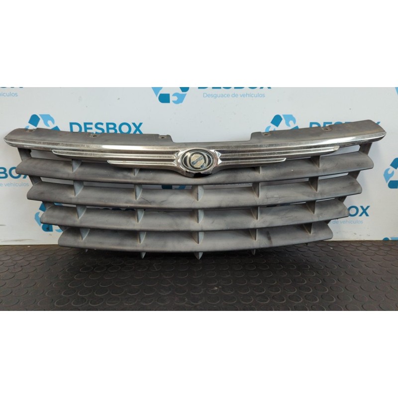 Recambio de rejilla delantera para chrysler voyager (rg) 2.5 crd executive referencia OEM IAM 04857960AA  