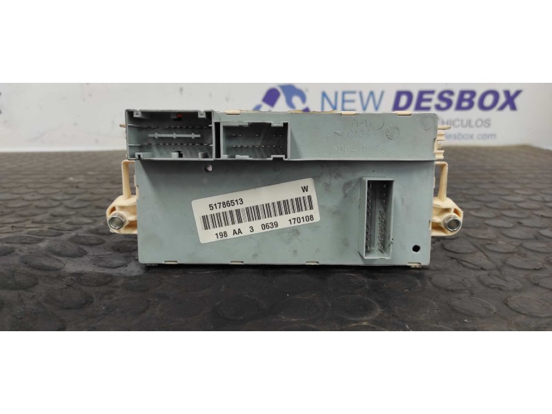 Recambio de caja reles / fusibles para fiat bravo (198) 1.6 16v multijet easy (77kw) referencia OEM IAM 51761160  