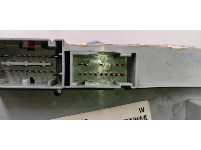 Recambio de caja reles / fusibles para fiat bravo (198) 1.6 16v multijet easy (77kw) referencia OEM IAM 51761160  