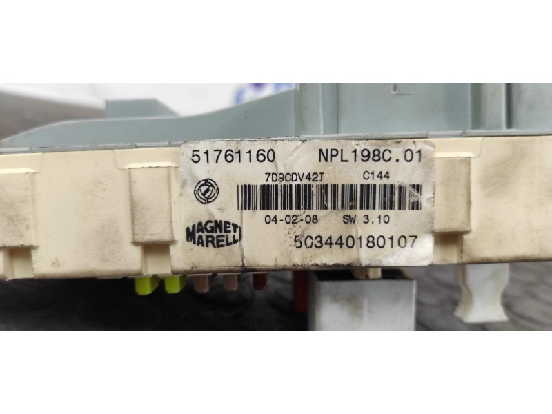 Recambio de caja reles / fusibles para fiat bravo (198) 1.6 16v multijet easy (77kw) referencia OEM IAM 51761160  