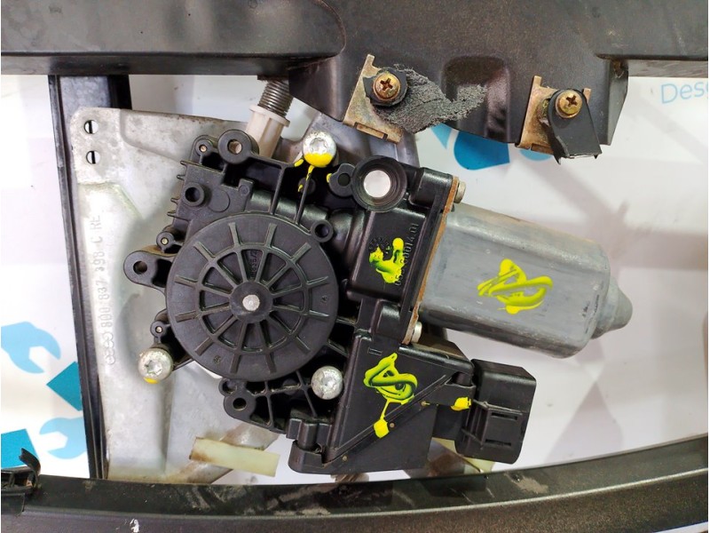 Recambio de elevalunas delantero derecho para audi a4 berlina (8e) 2.5 v6 24v tdi referencia OEM IAM 8D0837398C  