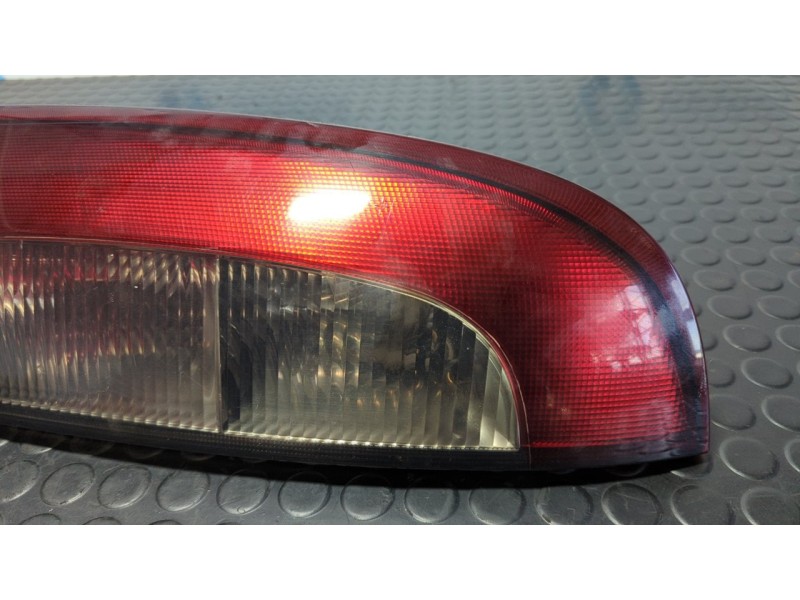 Recambio de piloto trasero derecho para opel corsa c 1.4 16v referencia OEM IAM 09114337  