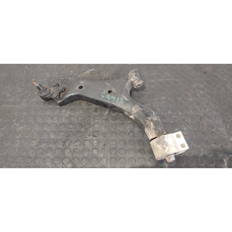 Recambio de brazo izquierdo inferior delantero para chevrolet captiva 2.0 vcdi lt referencia OEM IAM 96819161  