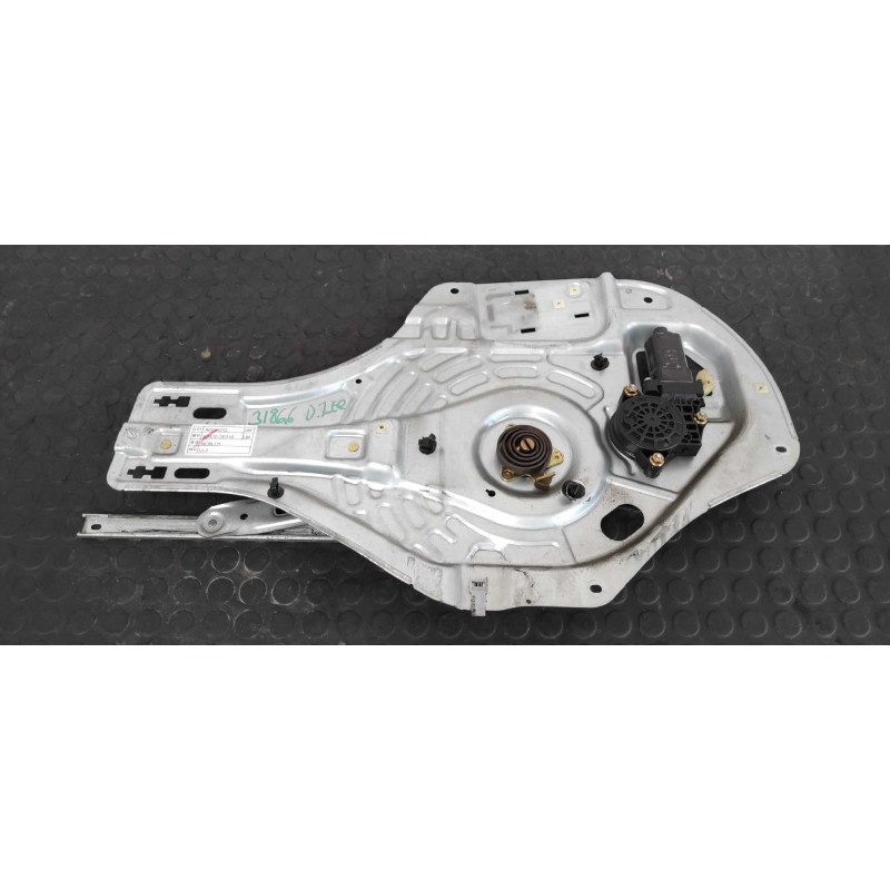 Recambio de elevalunas delantero izquierdo para hyundai tucson (jm) 2.0 crdi cat referencia OEM IAM 824702E010  