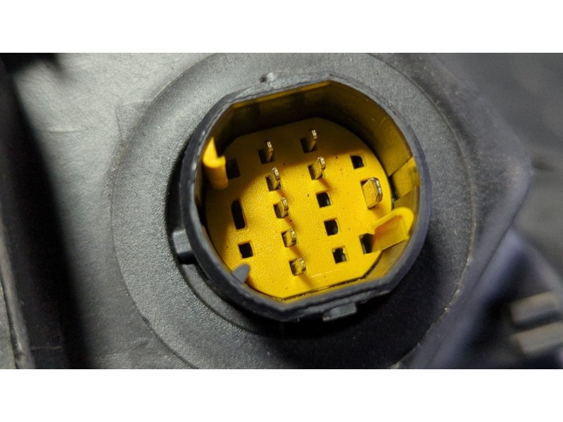 Recambio de faro izquierdo para citroen jumper combi desde ´02 2.2 hdi cat referencia OEM IAM 5501130L  