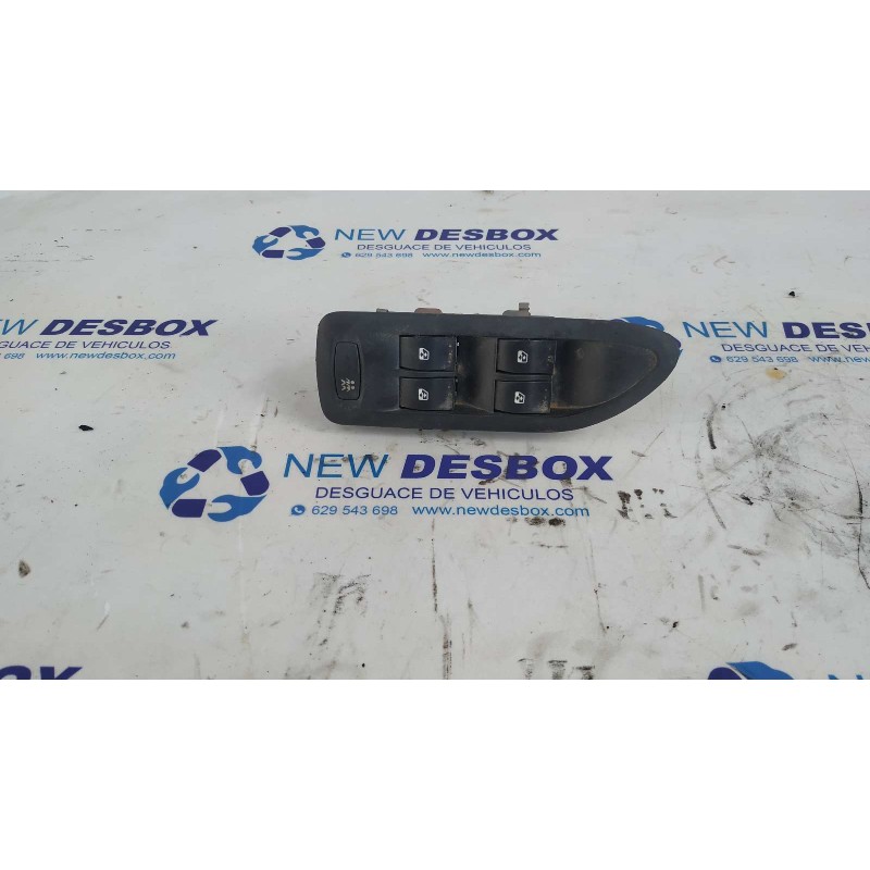 Recambio de mando elevalunas delantero izquierdo para renault vel satis (bj0) 2.2 dci turbodiesel referencia OEM IAM 8200018986A