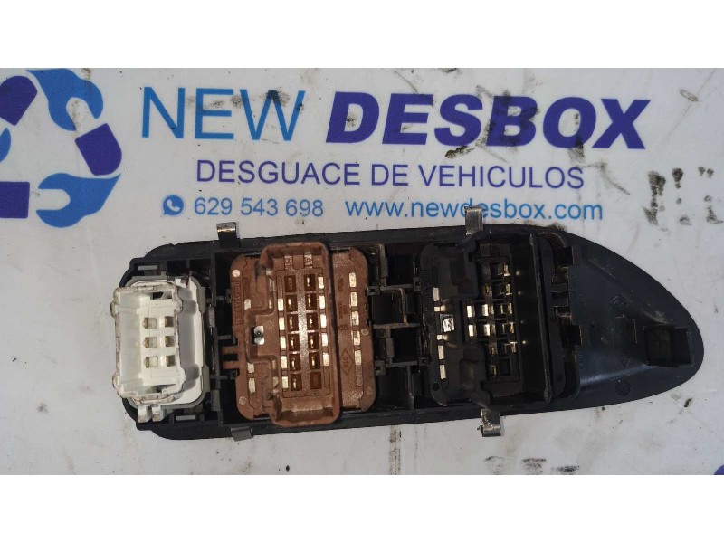 Recambio de mando elevalunas delantero izquierdo para renault vel satis (bj0) 2.2 dci turbodiesel referencia OEM IAM 8200018986A