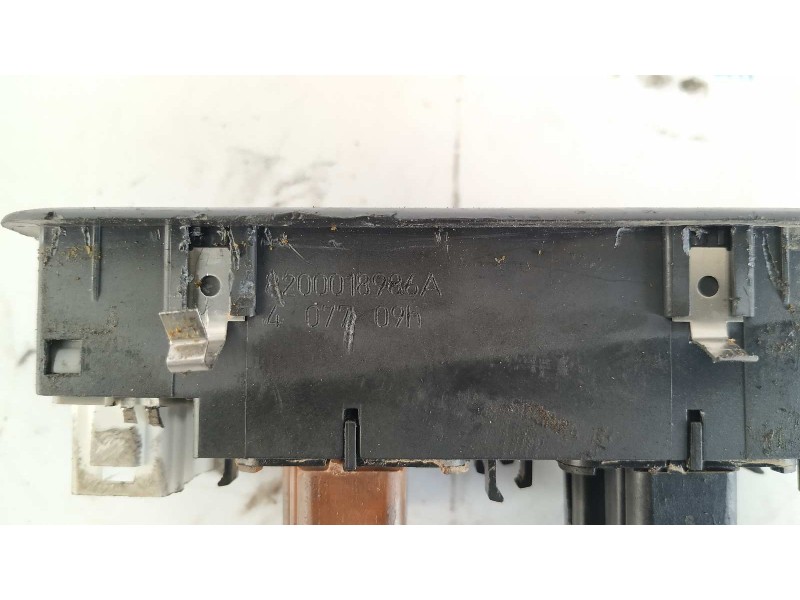 Recambio de mando elevalunas delantero izquierdo para renault vel satis (bj0) 2.2 dci turbodiesel referencia OEM IAM 8200018986A