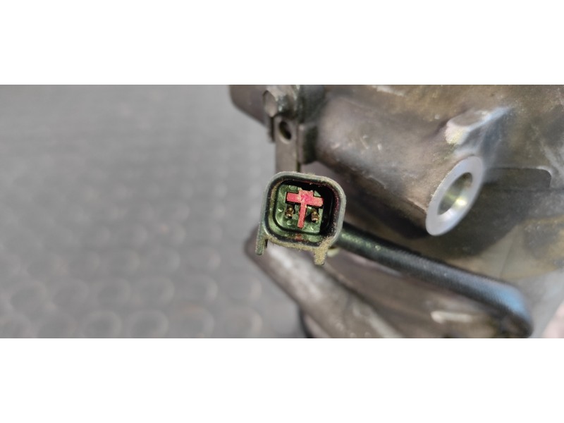Recambio de compresor aire acondicionado para ford focus c-max (cap) ambiente (d) referencia OEM IAM 1678412  