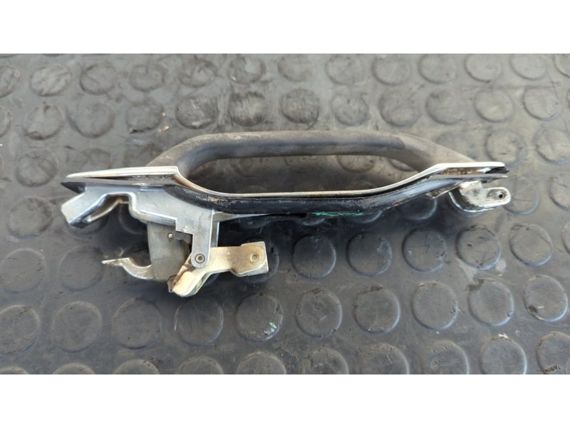 Recambio de maneta trasera izquierda para mercedes-benz clase s (w126) berlina+coupe se 300 referencia OEM IAM 1267600059  