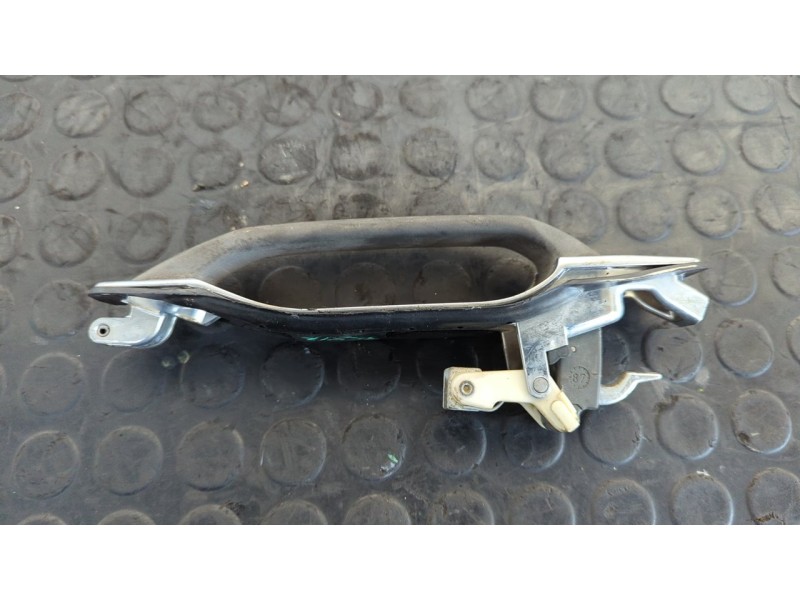 Recambio de maneta trasera izquierda para mercedes-benz clase s (w126) berlina+coupe se 300 referencia OEM IAM 1267600059  