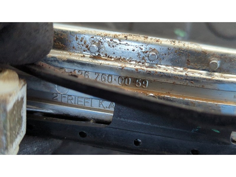 Recambio de maneta trasera izquierda para mercedes-benz clase s (w126) berlina+coupe se 300 referencia OEM IAM 1267600059  