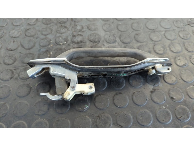 Recambio de maneta trasera derecha para mercedes-benz clase s (w126) berlina+coupe se 300 referencia OEM IAM 1267600059  