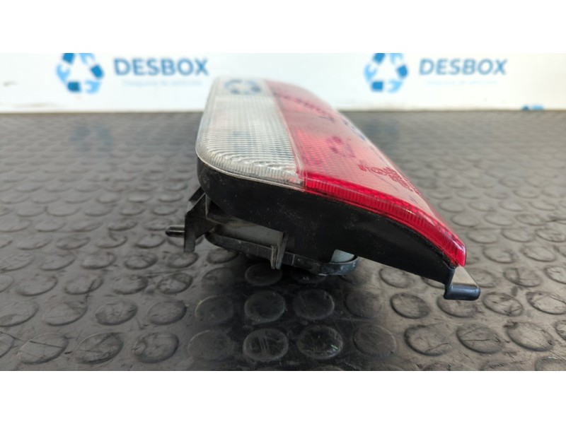 Recambio de piloto trasero izquierdo para suzuki swift sf berlina (ea) 1.3 cat-u referencia OEM IAM 2326G  