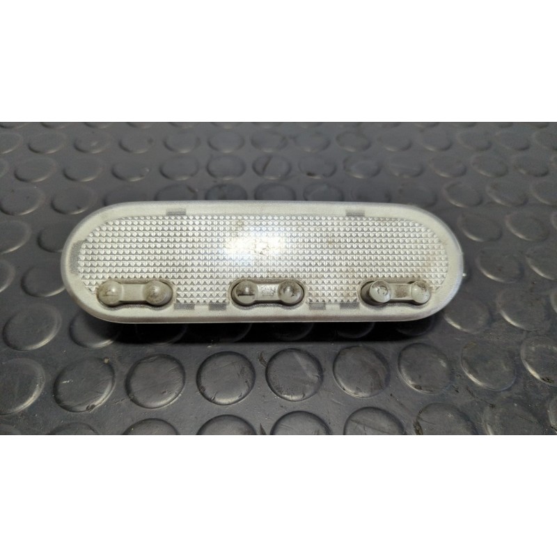 Recambio de luz interior para nissan qashqai (j10) acenta referencia OEM IAM 8200073234  