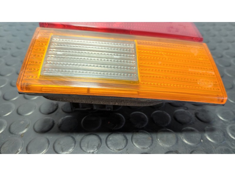 Recambio de piloto porton izquierdo para volkswagen corrado (509) 2.0 referencia OEM IAM 535945107  