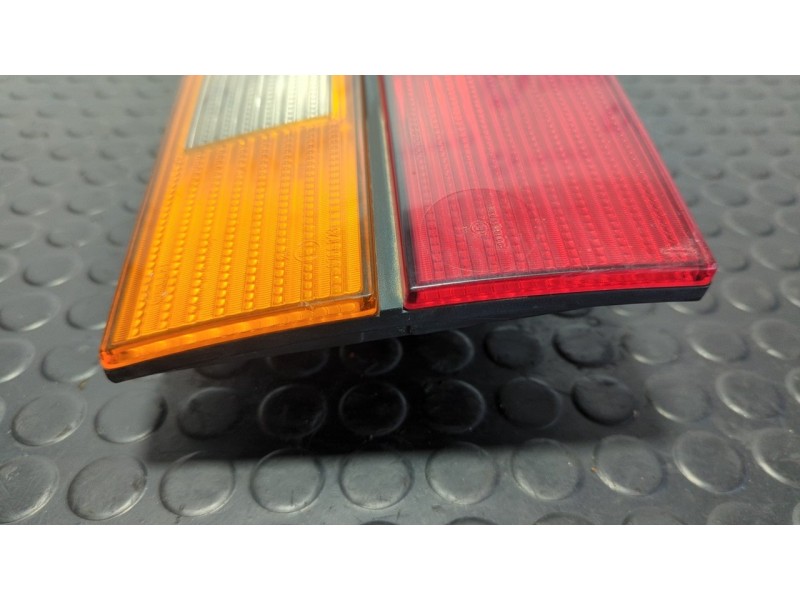 Recambio de piloto porton izquierdo para volkswagen corrado (509) 2.0 referencia OEM IAM 535945107  