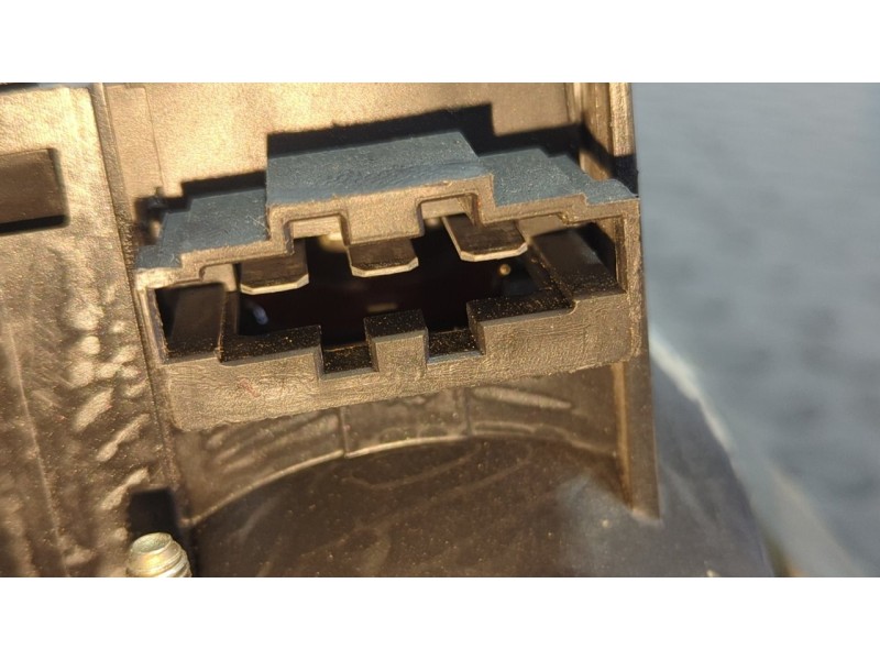 Recambio de piloto porton izquierdo para volkswagen corrado (509) 2.0 referencia OEM IAM 535945107  