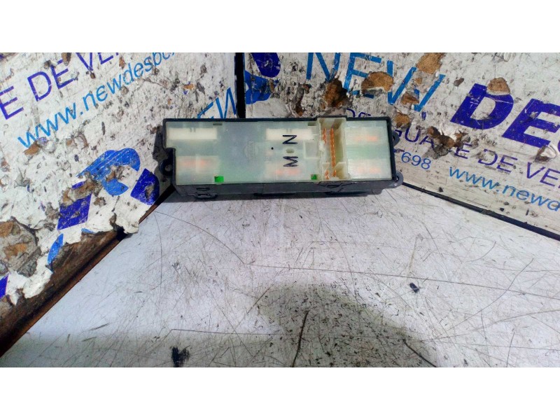 Recambio de mando elevalunas delantero izquierdo para nissan almera tino (v10m) 2.2 16v turbodiesel cat referencia OEM IAM   