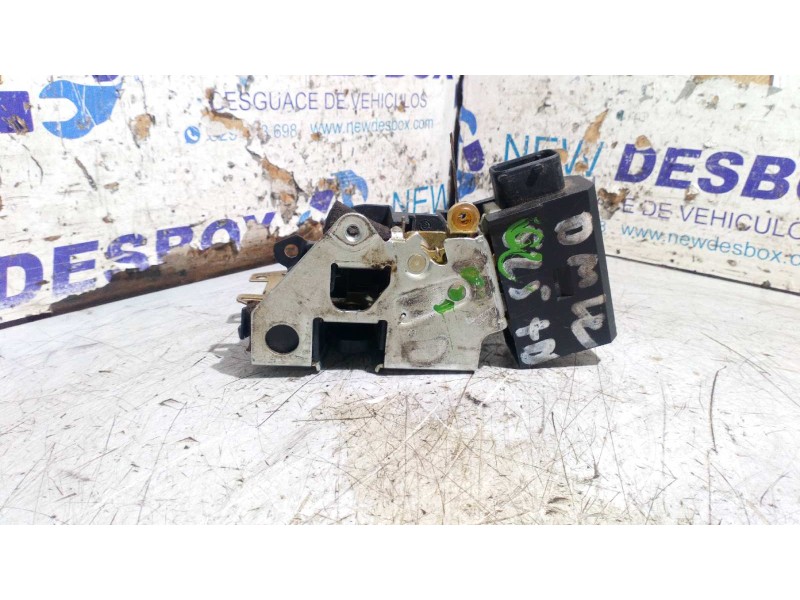 Recambio de cerradura puerta delantera derecha para bmw serie 3 compacto (e36) 1.6 cat referencia OEM IAM 8353012  