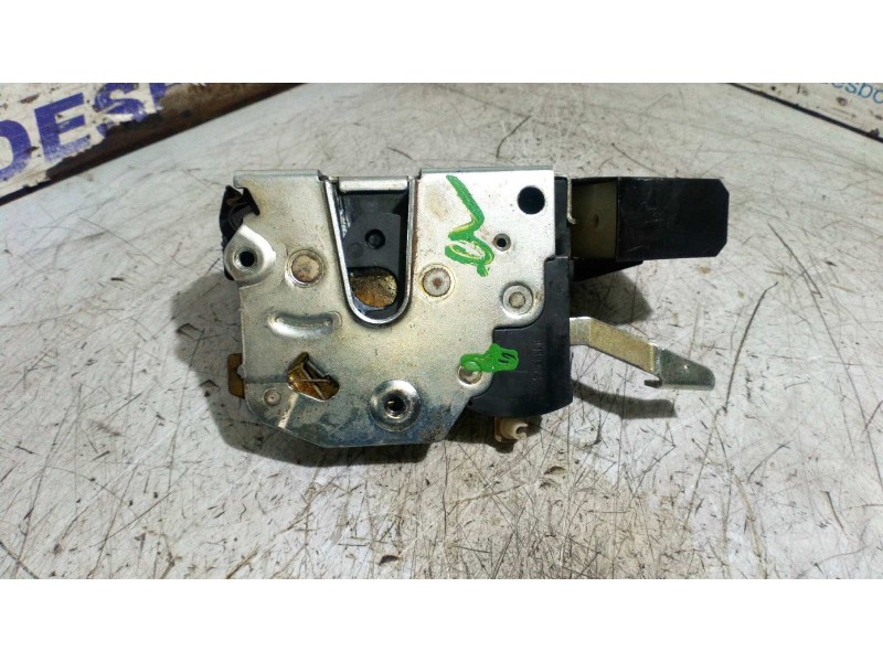 Recambio de cerradura puerta delantera derecha para bmw serie 3 compacto (e36) 1.6 cat referencia OEM IAM 8353012  