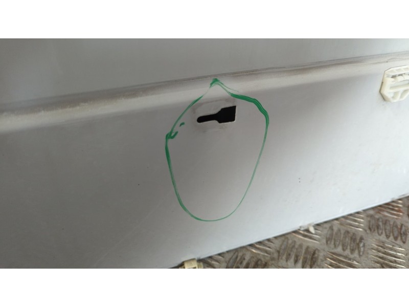 Recambio de puerta trasera izquierda para mercedes-benz clase c (w201) berlina e 190 (201.024) referencia OEM IAM   