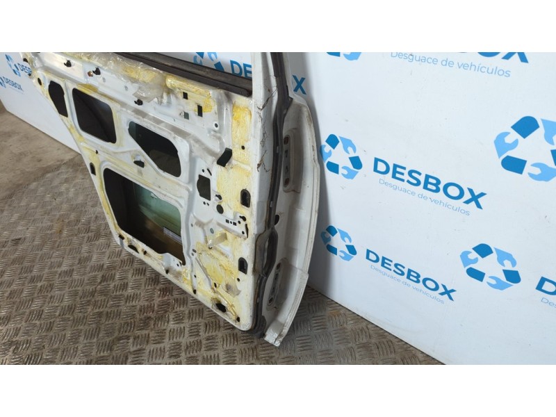 Recambio de puerta trasera izquierda para mercedes-benz clase c (w201) berlina e 190 (201.024) referencia OEM IAM   