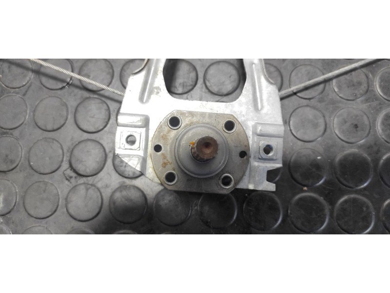 Recambio de elevalunas trasero izquierdo para mercedes-benz clase c (w201) berlina e 190 (201.024) referencia OEM IAM   