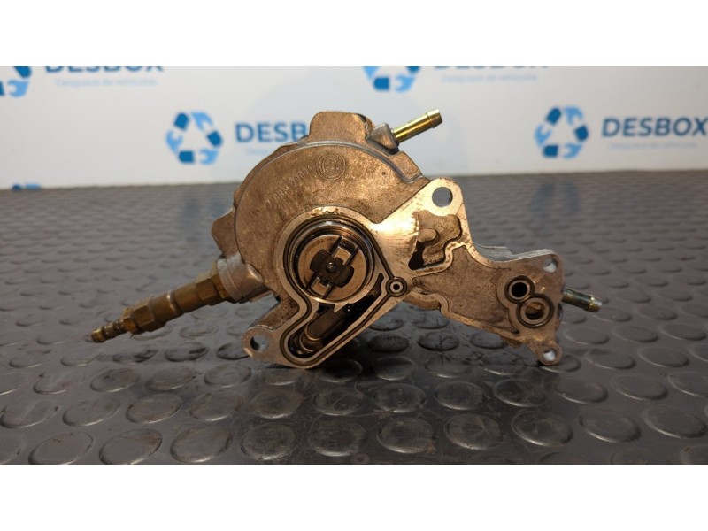Recambio de depresor freno / bomba vacio para audi a4 berlina (8e) 1.9 tdi referencia OEM IAM 038145209A  