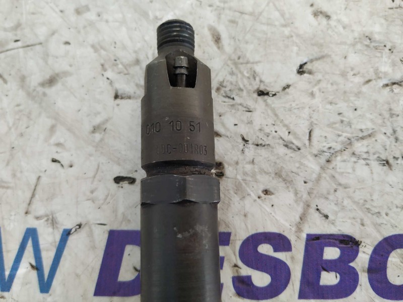 Recambio de inyector para mercedes-benz clase c (w202) berlina 2.2 diesel cat referencia OEM IAM 0000101051  