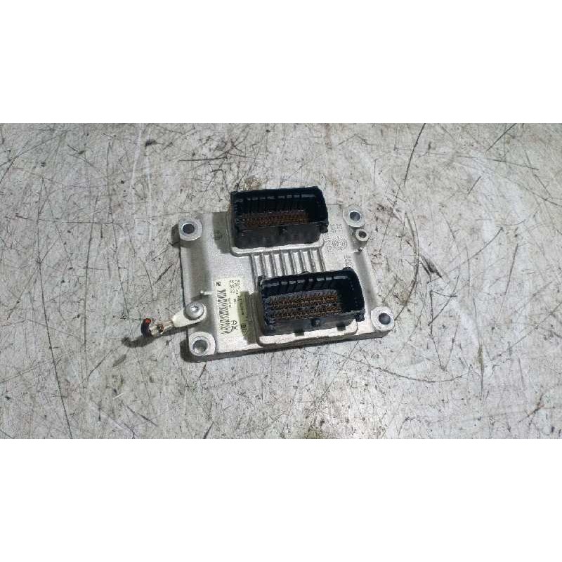 Recambio de centralita motor uce para opel corsa d limited edition referencia OEM IAM 55557933  