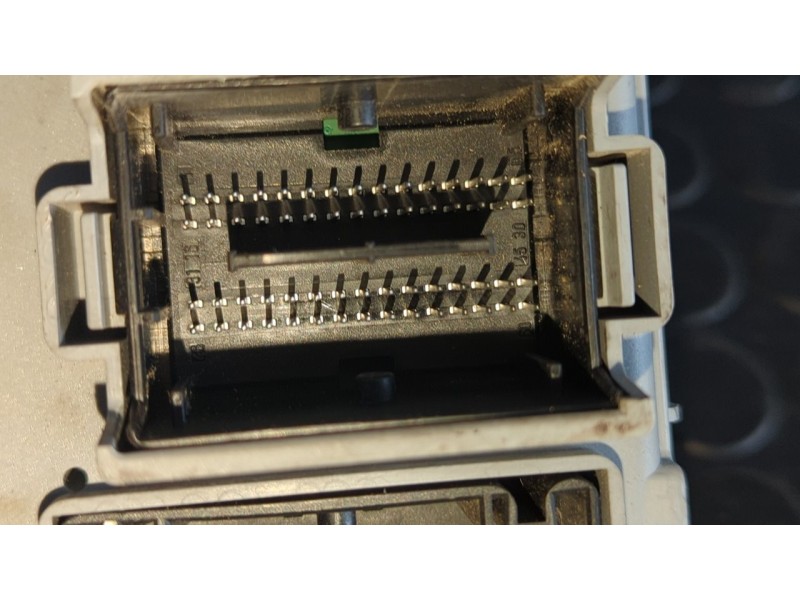 Recambio de caja reles / fusibles para fiat fiorino 1.3 16v m-jet cat referencia OEM IAM 01353010080  