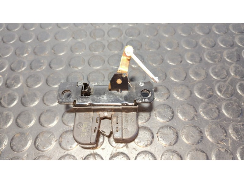 Recambio de cerradura maletero / porton para porsche cayenne (typ 9pa) básico referencia OEM IAM 7L5827505A  