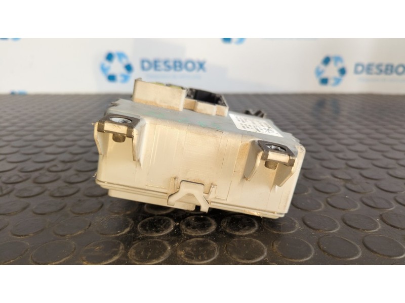 Recambio de caja reles / fusibles para fiat fiorino 1.3 16v m-jet cat referencia OEM IAM 01353010080  