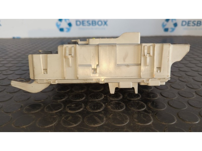 Recambio de caja reles / fusibles para fiat fiorino 1.3 16v m-jet cat referencia OEM IAM 01353010080  