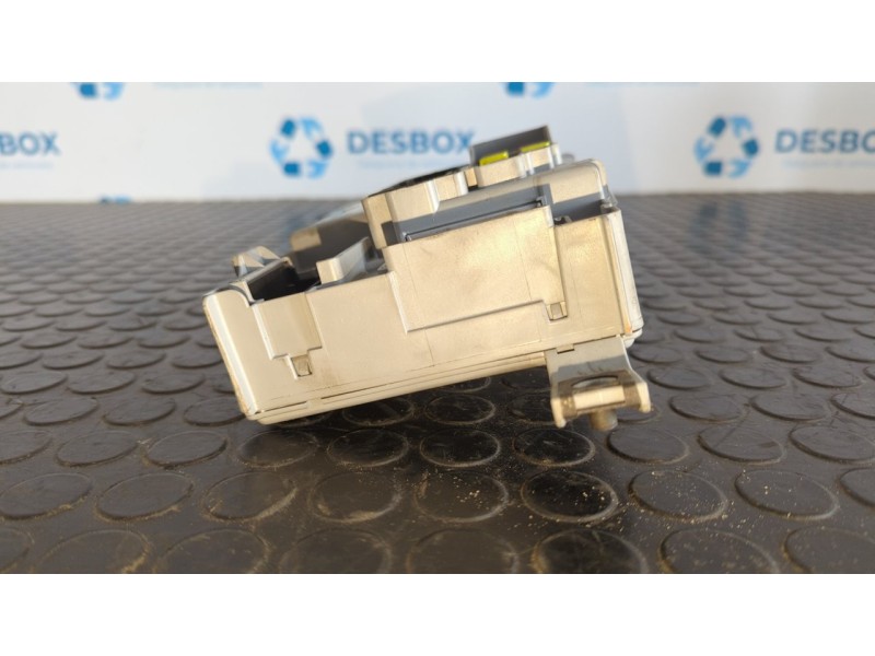 Recambio de caja reles / fusibles para fiat fiorino 1.3 16v m-jet cat referencia OEM IAM 01353010080  