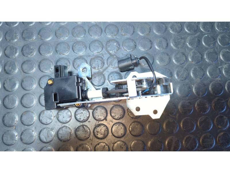 Recambio de cerradura maletero / porton para porsche cayenne (typ 9pa) básico referencia OEM IAM 7L0827506E  