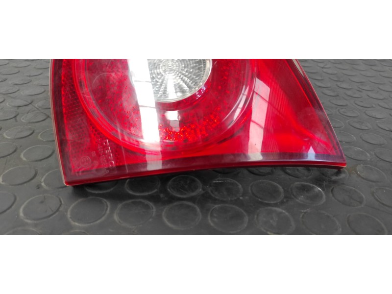 Recambio de piloto porton derecho para volkswagen golf v berlina (1k1) gt sport referencia OEM IAM 084411308RR  