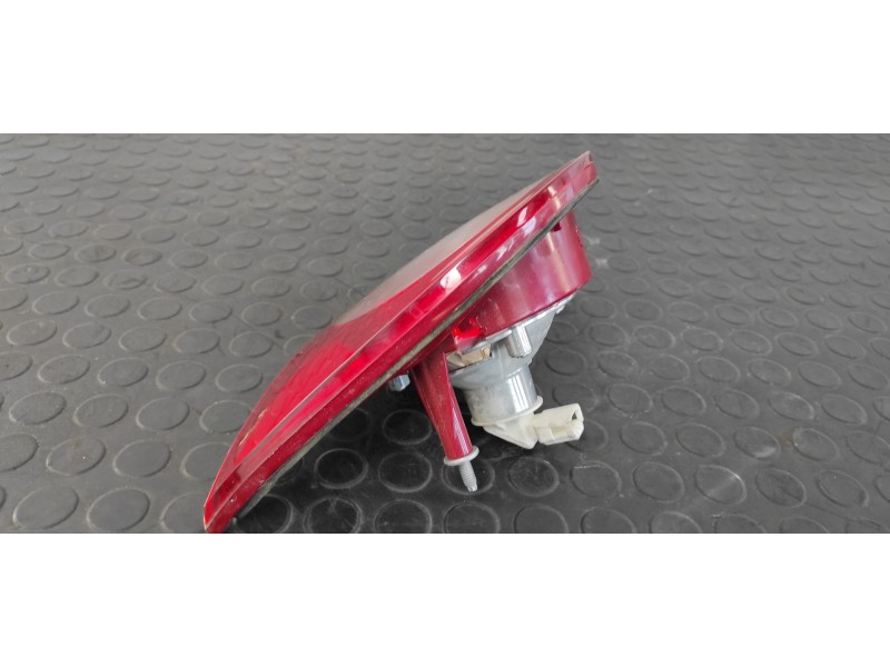 Recambio de piloto porton derecho para volkswagen golf v berlina (1k1) gt sport referencia OEM IAM 084411308RR  