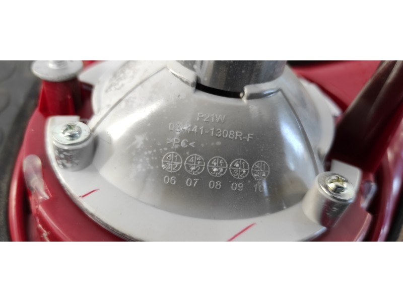 Recambio de piloto porton derecho para volkswagen golf v berlina (1k1) gt sport referencia OEM IAM 084411308RR  