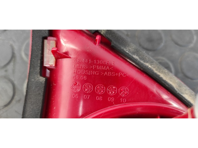 Recambio de piloto porton derecho para volkswagen golf v berlina (1k1) gt sport referencia OEM IAM 084411308RR  